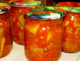 Миниатюра к статье Рецепт лёгкого, сочного и вкусного салата. Салат из кабачков: зимой открываем и наслаждаемся вкусом